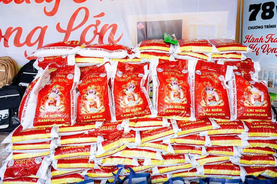 78win trao gửi ngàn điều ấm áp nơi miền sông nước Tiền Giang